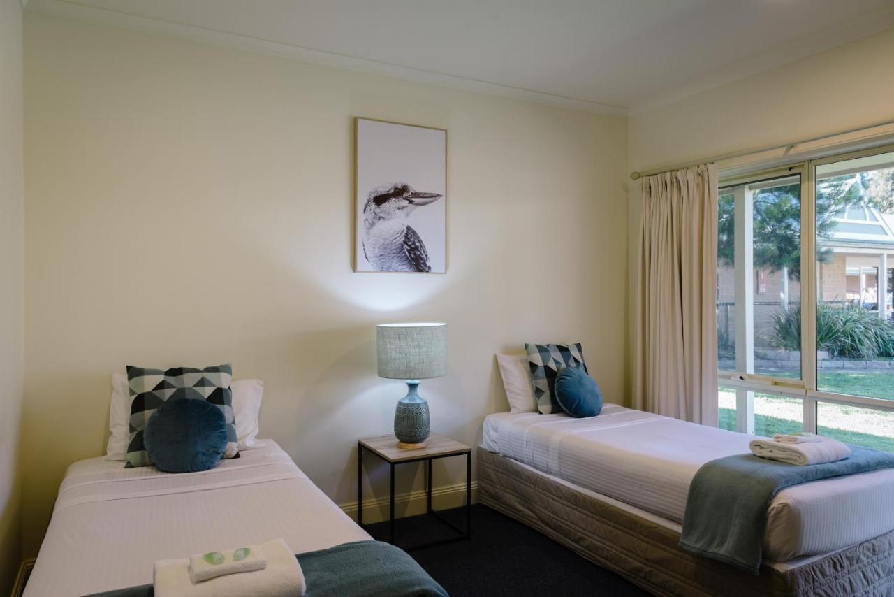 Two-Bedroom Suite,925785481:JPEG